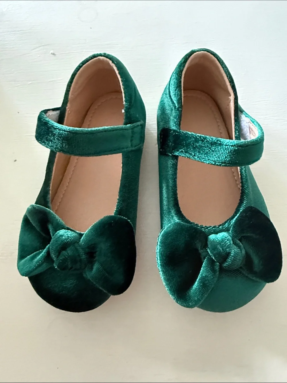 Girls Emerald Green Velvet Mary Jane Shoes with Bow
